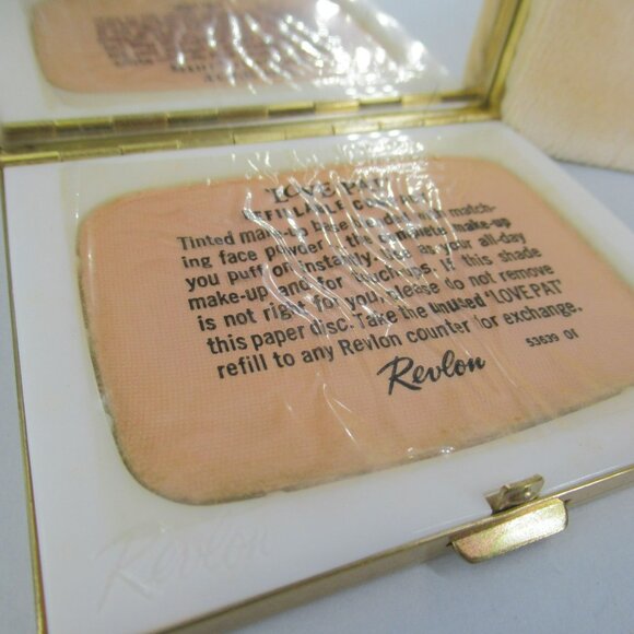Vintage Revlon Futurama Gold Metal FULL Compact Mirror Love Pat Rachel - Picture 8 of 12